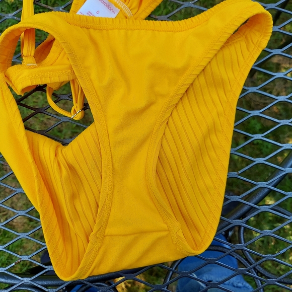 Xhilaration Yellow tie front ribbed swimsuit - Picture 6 of 8